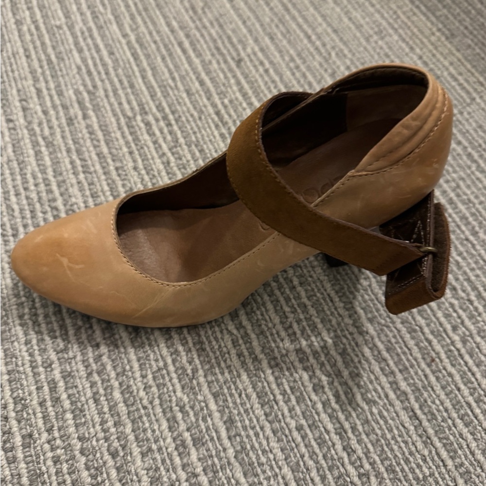 NWOB Apepazza Bergamo Single Strap Leather Mary Jane Pump Heel, Size 7.5 - Picture 12 of 12